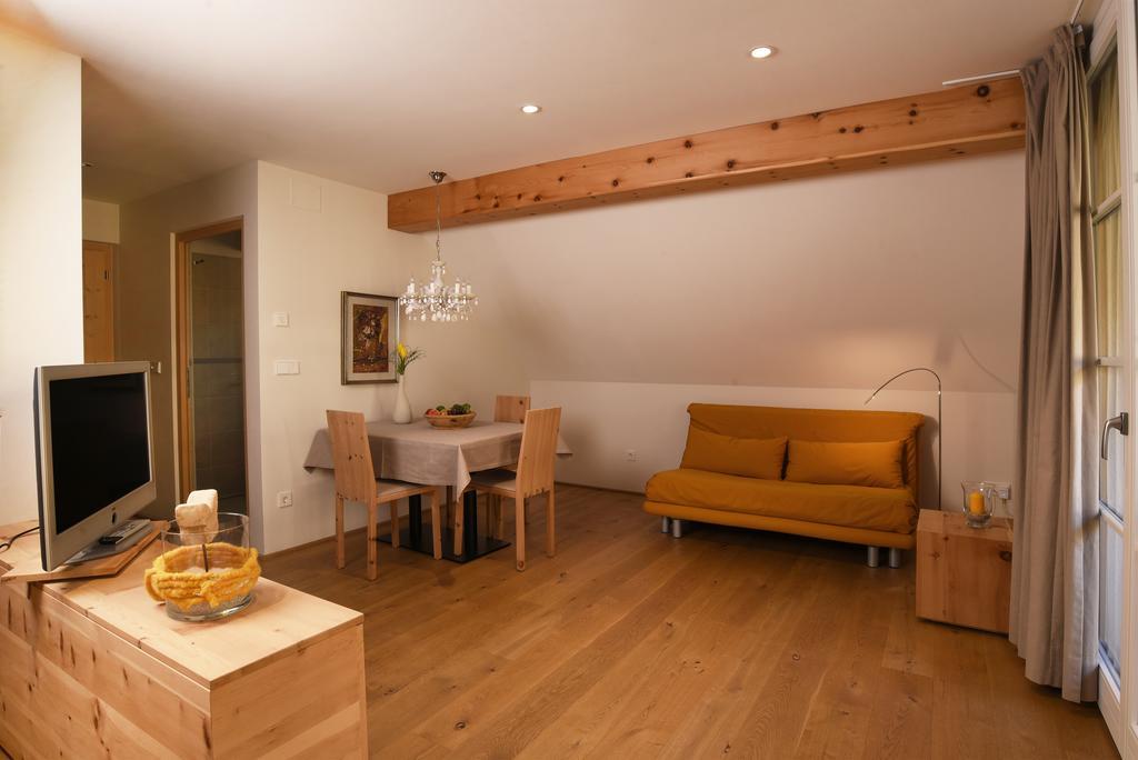 Biobauernhof Rosengartner Apartment Terlano Bagian luar foto