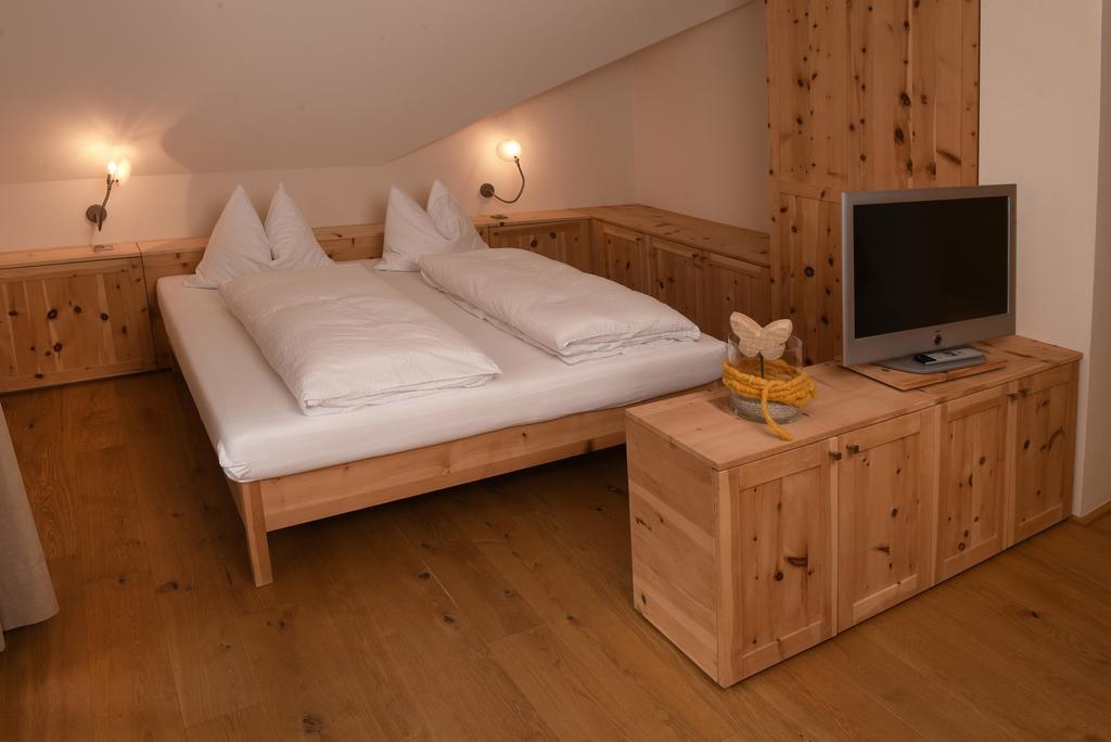 Biobauernhof Rosengartner Apartment Terlano Bagian luar foto