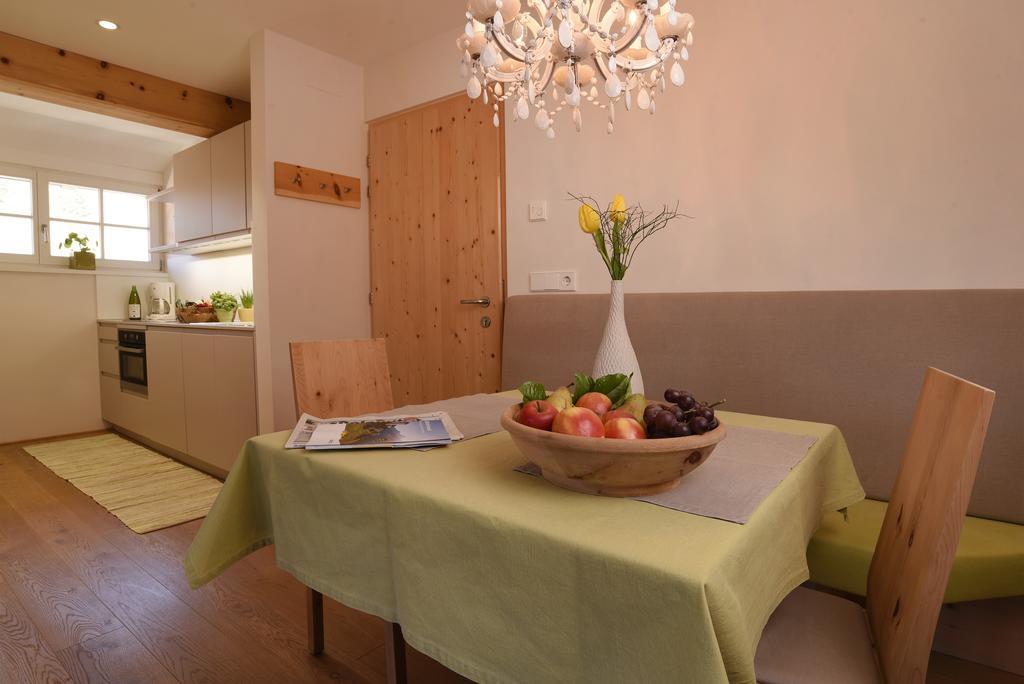 Biobauernhof Rosengartner Apartment Terlano Bagian luar foto