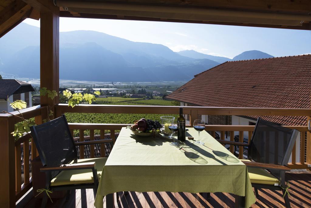 Biobauernhof Rosengartner Apartment Terlano Bagian luar foto